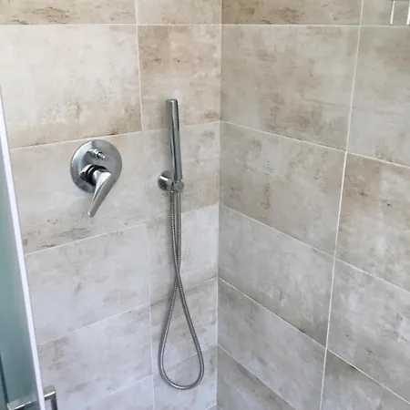 Warrest - Short Rent Milan